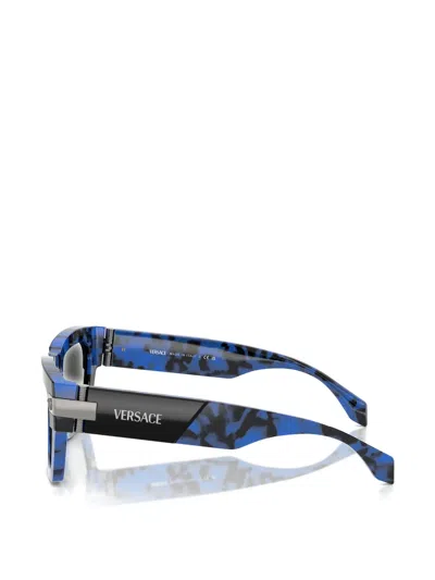 Versace 55mm Plaque Rectangular Sunglasses In Red