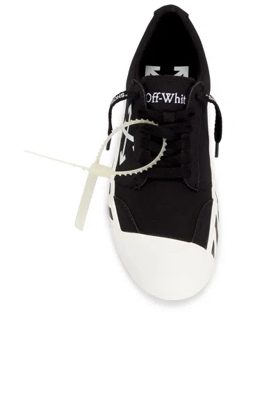 Off-white Stylish Sneaker With Unique Undercut Design In Black