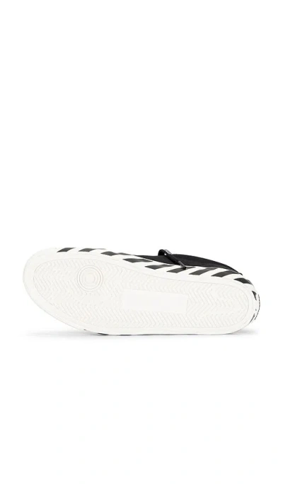 Off-white Stylish Sneaker With Unique Undercut Design In Black