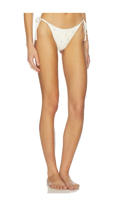 L*space Levy Bottom In White