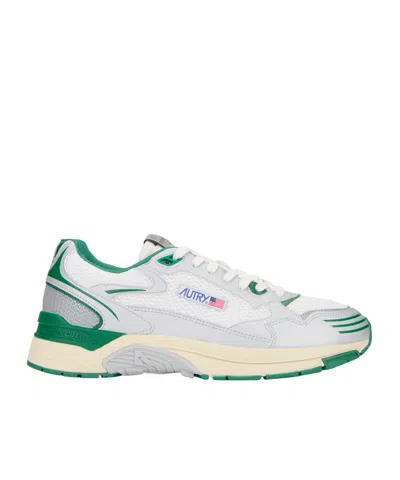 Autry Hyperway Low Sneakers Contrast Heel Design In White