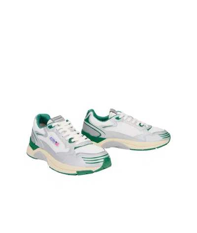 Autry Hyperway Low Sneakers Contrast Heel Design In White