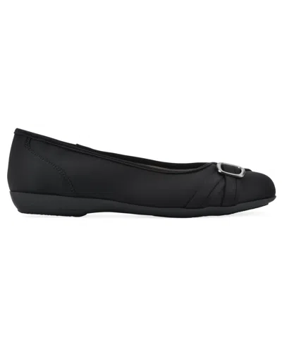 Cliffs By White Mountain Calming Buckle Strap Flat In Black