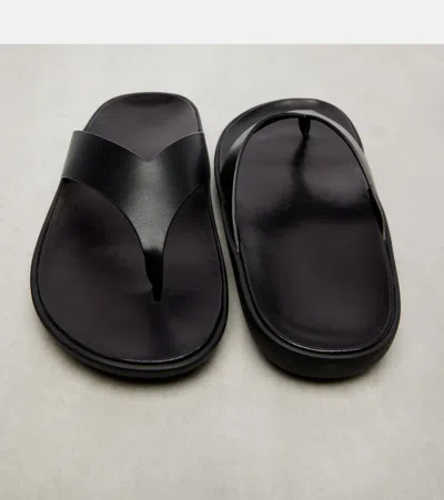 The Row Dune Classic Ginza Leather Flip Flops In Black