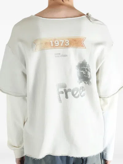 Saitos 그래픽 프린트 레이어드 티셔츠 In White