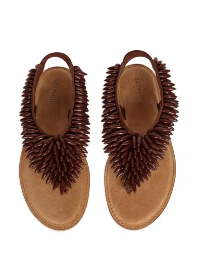 Balmain 스웨이드 앤 비즈 플랫 샌들 In Brown