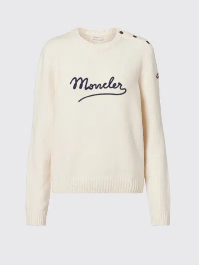 Moncler Embroidered Logo Crop Crewneck Sweater In Neutral