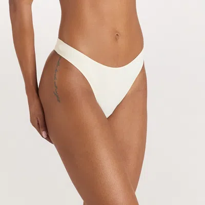 Lounge Latte In White