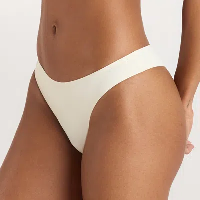 Lounge Latte In White