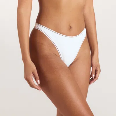 Lounge White In White