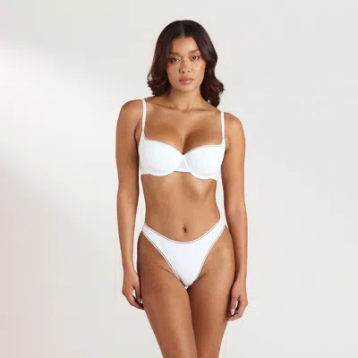 Lounge White In White