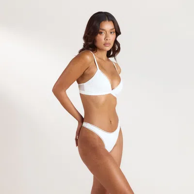 Lounge White In White