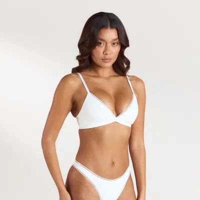 Lounge White In White