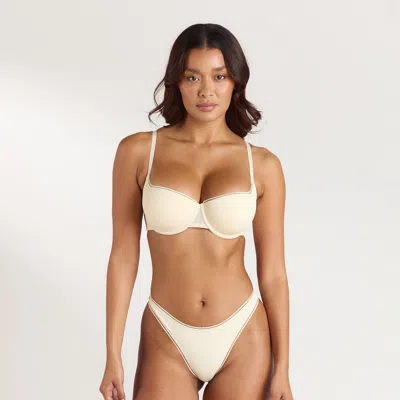 Lounge Latte In White