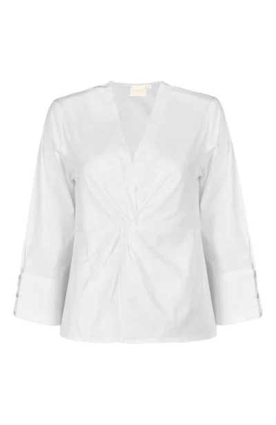 Reistor Front Twist Top In White In White