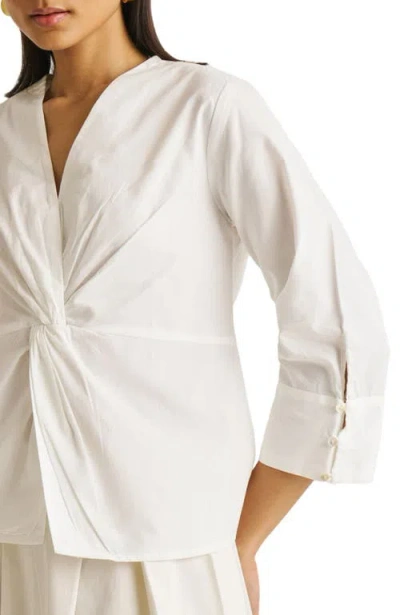 Reistor Front Twist Top In White In White