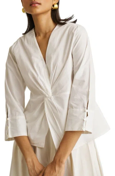 Reistor Front Twist Top In White In White