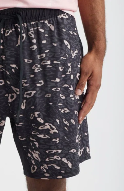 Santo Studio Tempo Tech Shorts In Black