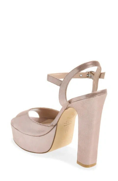 Stuart Weitzman Reade Platform Sandals In Gold