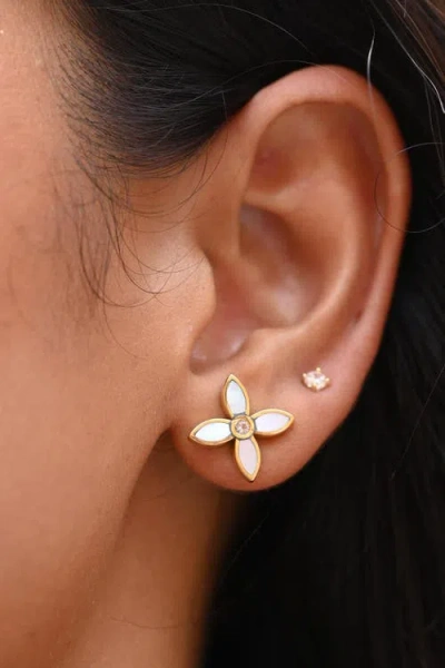 Murkani Floral Stud In Gold