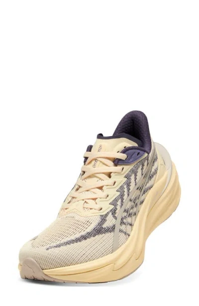 Puma Deviate Nitro 4 Running Shoe In Yellow