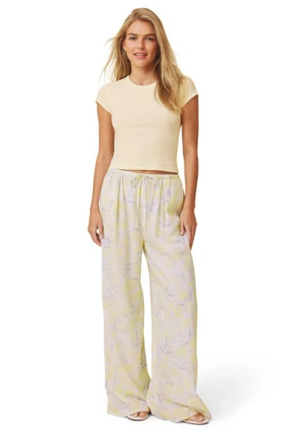Splendid Lia Lemon Print Drawstring Pants In Multi