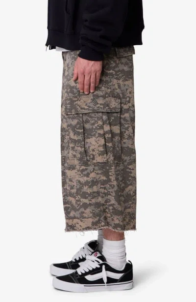 Mnml Extra Long Cargo Shorts In Multi