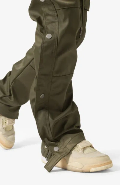 Mnml Snap Front Cargo Pants In Green