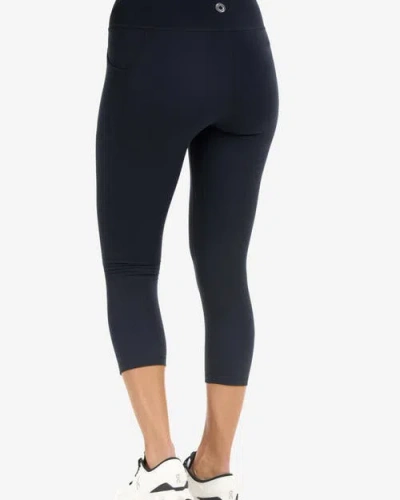 Bloquv Compression Capri Leggings In Black