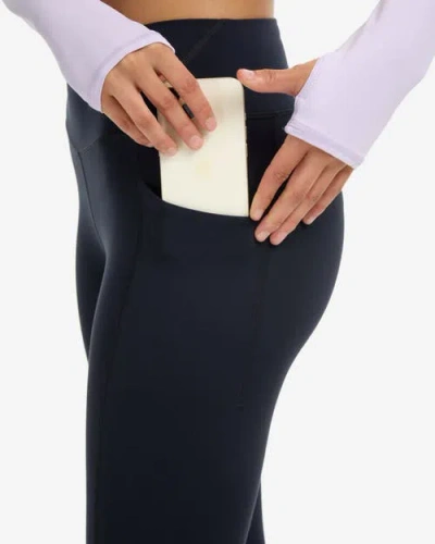 Bloquv Compression Capri Leggings In Black
