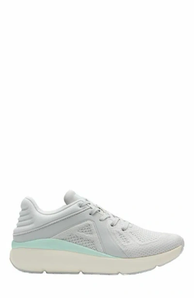 Abeo Mxv Shift Sneaker In Sand