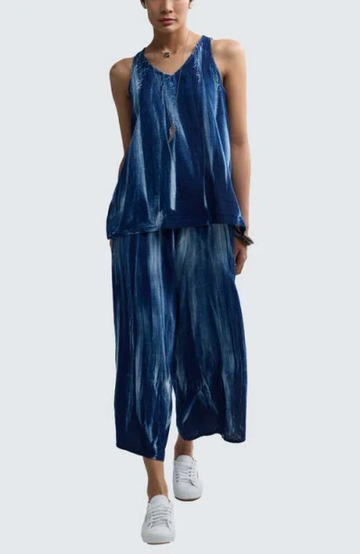 Luukaa Harper Batik-effect Muslin Top In Blue