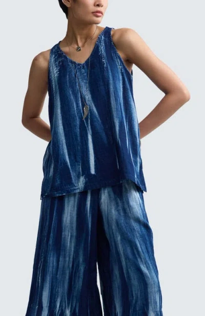 Luukaa Harper Batik-effect Muslin Top In Blue