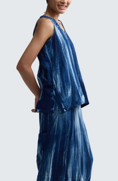 Luukaa Harper Batik-effect Muslin Top In Blue