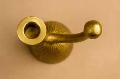 Raiz Studio Loop Candle Holder In Gold