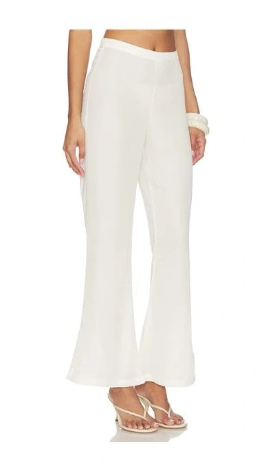 Baobab Moda Operandi In White