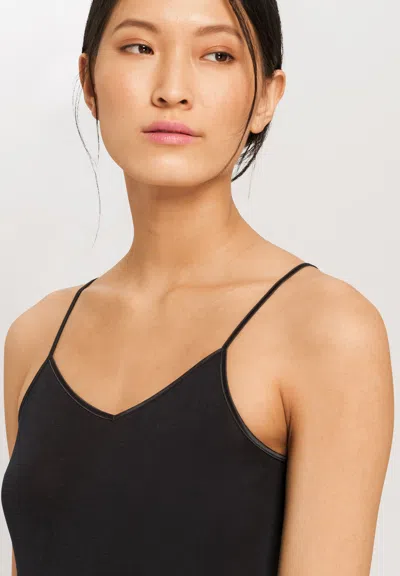 Hanro Seamless Cotton V-neck Camisole In Black
