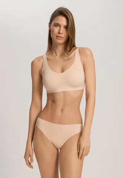 Hanro Invisible Touch Microfiber Soft Cup Bra In Neutral