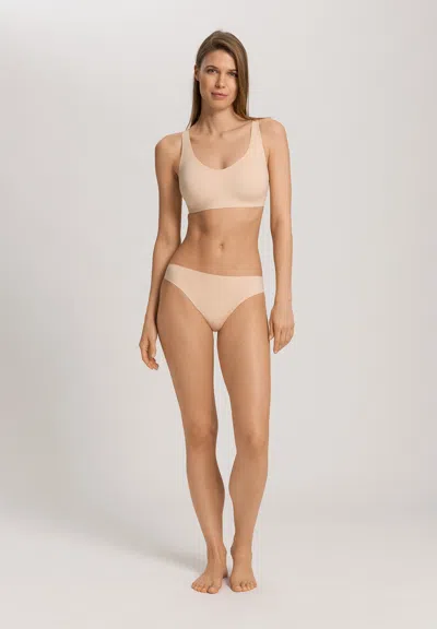 Hanro Invisible Touch Microfiber Soft Cup Bra In Neutral