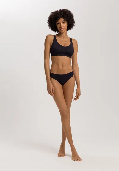 Hanro Invisible Touch Microfiber Seamless Bikini Brief In Black