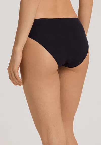 Hanro Invisible Touch Microfiber Seamless Bikini Brief In Black
