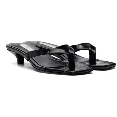 Totême Minimalist Black Leather Thong Sandals With Square Toe And Low Heel In Multi