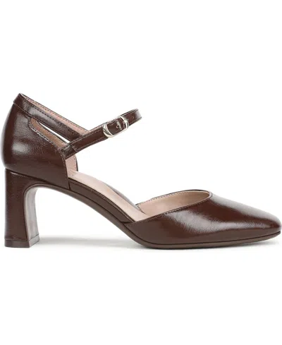 Naturalizer Yasmin Pump In Brown
