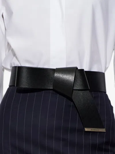 Givenchy Trench Leather Belt In Black
