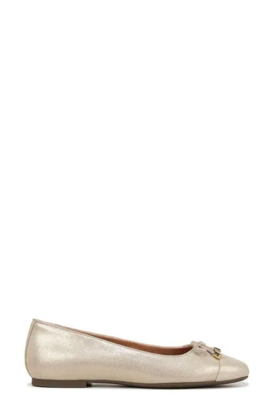 Vionic Klara Cap Toe Flat In Neutral