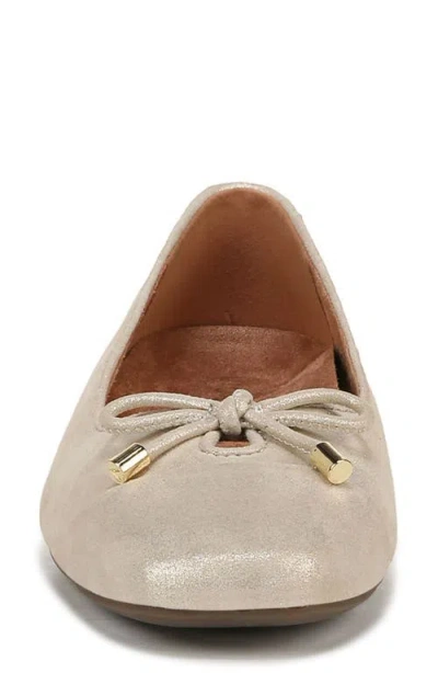 Vionic Klara Cap Toe Flat In Neutral