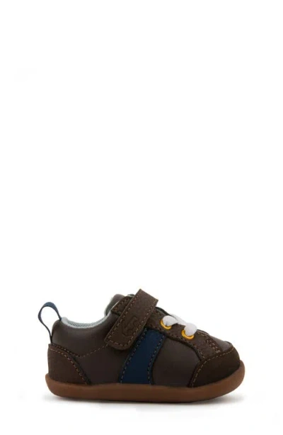 See Kai Run Connor Mini Sneaker In Brown
