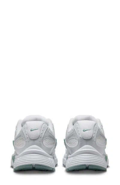 Nike V5 Rnr Sneaker In Multi