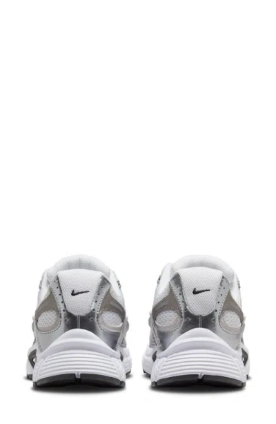 Nike V5 Rnr Sneaker In Multi