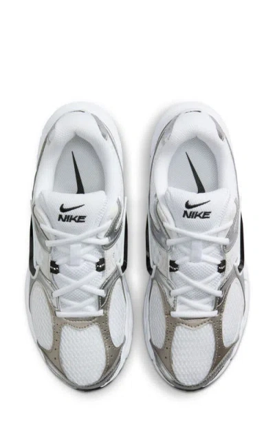 Nike V5 Rnr Sneaker In Multi